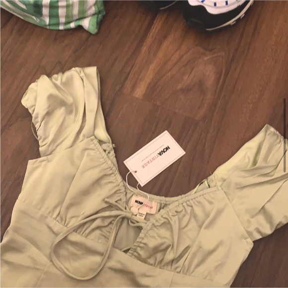 [SOLD] FASHION NOVA Aaliyah Tie Front Bodysuit - Picture 5 of 7